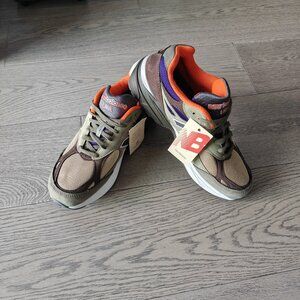 Brand New New Balance 990V3 Tan Blue Men size 10.5